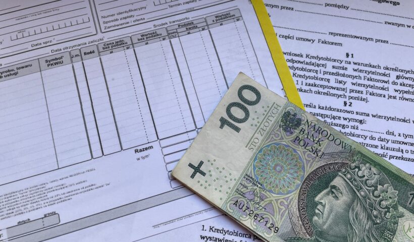 Factura electrónica: cómo hacerla, qué datos incluir y cómo enviarla.