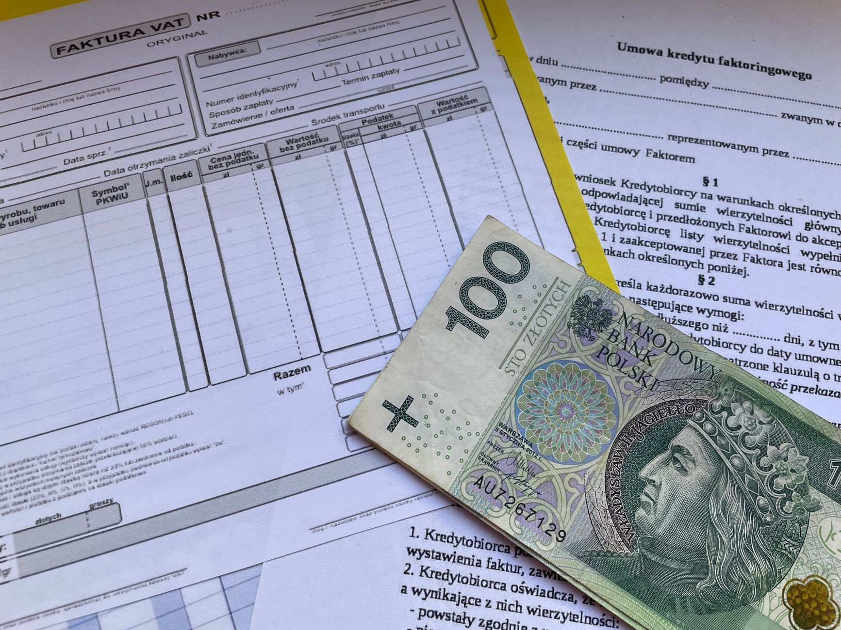 Factura electrónica: cómo hacerla, qué datos incluir y cómo enviarla.